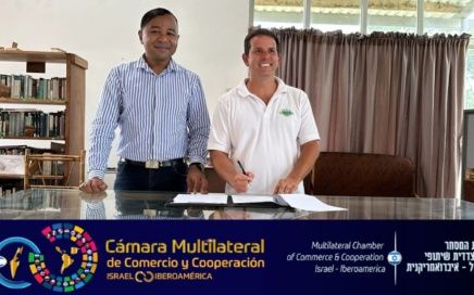 firma Convenio CILIB Asociación San Luis de Monteverde, CR