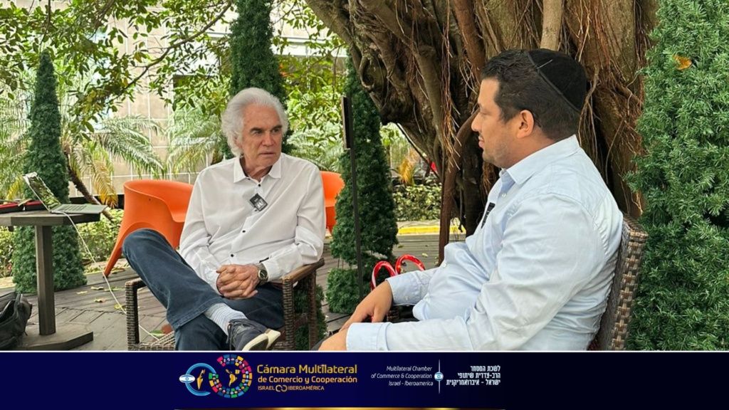 Gira de charlas en medios de comunicación