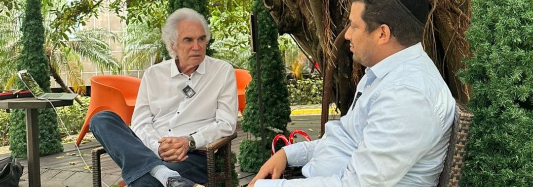 Gira de charlas en medios de comunicación
